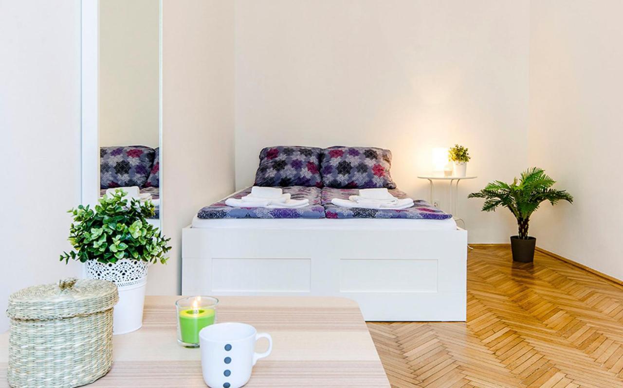 Cozy 2 Bedroom Apartment In Terez Boulevard. Budapest Extérieur photo